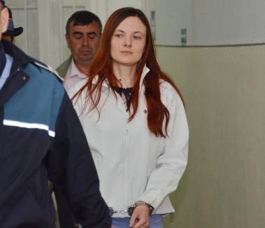 Acuzată că şi-a ucis mama, Krisztina Pazurik a cerut să fie judecată cu uşile închise! (FOTO)